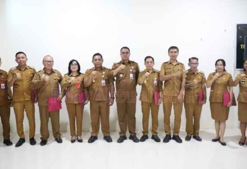 Sekda Mitra Serahkan Surat Perintah Plt kepada Tujuh Pejabat, Dorong Percepatan Kinerja OPD