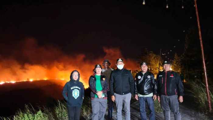 Wabup Mitra Turun Langsung Pantau Kebakaran Hutan Lindung Gunung Soputan