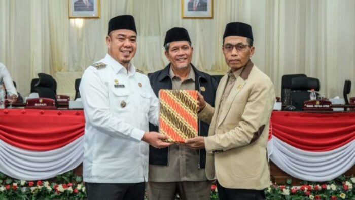Wakil Bupati Batu Bara Sampaikan Nota Keuangan dan Ranperda Perubahan APBD Tahun 2026