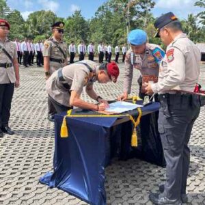 Polres Mitra menggelar sertijab Kasat Reskrim dan Kapolsek Ratatotok. AKBP Handoko minta peningkatan kinerja dan sinergi.