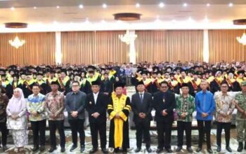 Bupati Oskar Manoppo Hadiri Wisuda IAIK dan STMIK Multicom, Dorong Lulusan Berkontribusi untuk Daerah