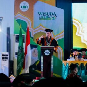 Wisuda Doktor, Bupati Batu Bara Baharuddin Siagian Berikan Beasiswa S2 bagi Putra Berprestasi