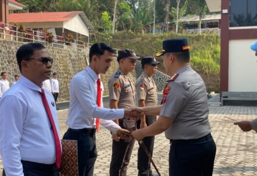 22 Personel Polres Mitra Terima Penghargaan, Kapolres Tekankan Profesionalisme dan Pengabdian