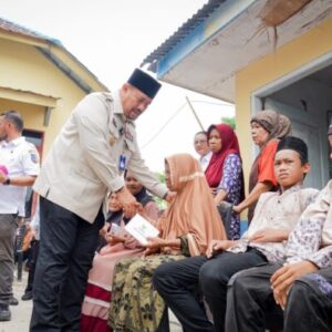 Jemput Bola! Bupati Baharuddin Bawa Pelayanan ke Tengah Warga Air Putih Lewat Program BERLAYAR