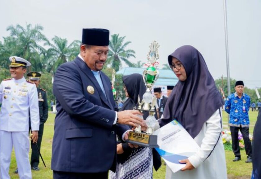 Bupati Batu Bara Pimpin Upacara Hari Kesaktian Pancasila 2026, Serahkan Bantuan Bedah Rumah dan Penghargaan Lomba Kebersihan Sekolah