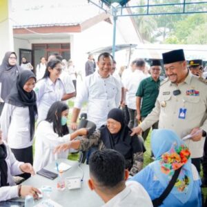 Jemput Bola! Bupati Baharuddin Bawa Pelayanan ke Tengah Warga Air Putih Lewat Program BERLAYAR