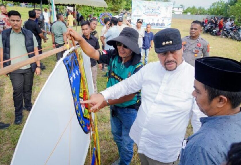 Langit Pantai Sejarah Penuh Warna, Baharuddin Siagian Buka Festival Layang-Layang Piala Bupati Batu Bara