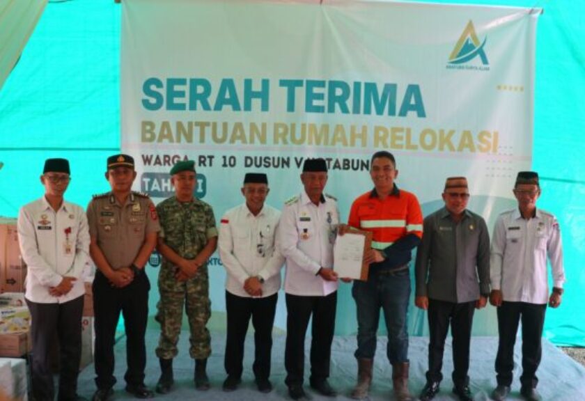 Bupati Oskar Manoppo Resmikan Relokasi 20 KK, Warga Terima Rumah dan Bantuan Modal Usaha