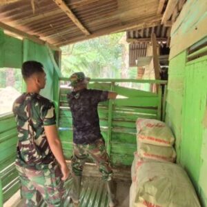 Wajah Tukirin Sumringah Melihat Rumahnya Mulai Dikerjakan Satgas TMMD ke-130 Kodim 0209/Labuhanbatu