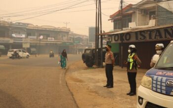Kapolres Ketapang Bersama PJU Turun Langsung Laksanakan Pengaturan Arus Lalu Lintas