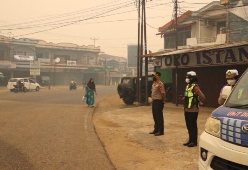 Wujudkan Pelayanan Prima di Pagi Hari, Kapolres Ketapang Bersama PJU Turun Langsung Laksanakan Pengaturan Arus Lalu Lintas