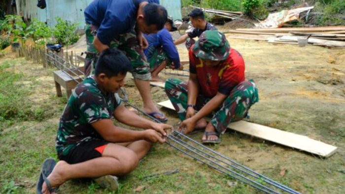 Wujudkan Rumah Layak Huni, Satgas TMMD ke-130 Kodim 0209/Labuhanbatu Terus Genjot Pembangunan RTLH