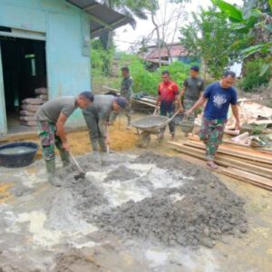 Dari Adukan Semen Tumbuh Harapan, TMMD ke-130 Wujudkan Impian Rumah Layak Suroto
