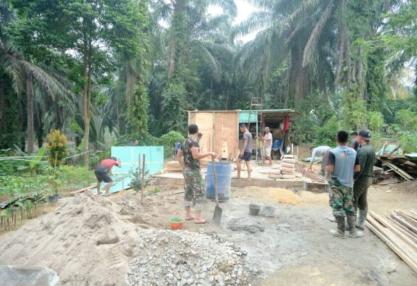 Dinding Bata Mulai Berdiri, Harapan Pak Suroto Miliki Rumah Layak Kian Nyata Berkat TMMD ke-130
