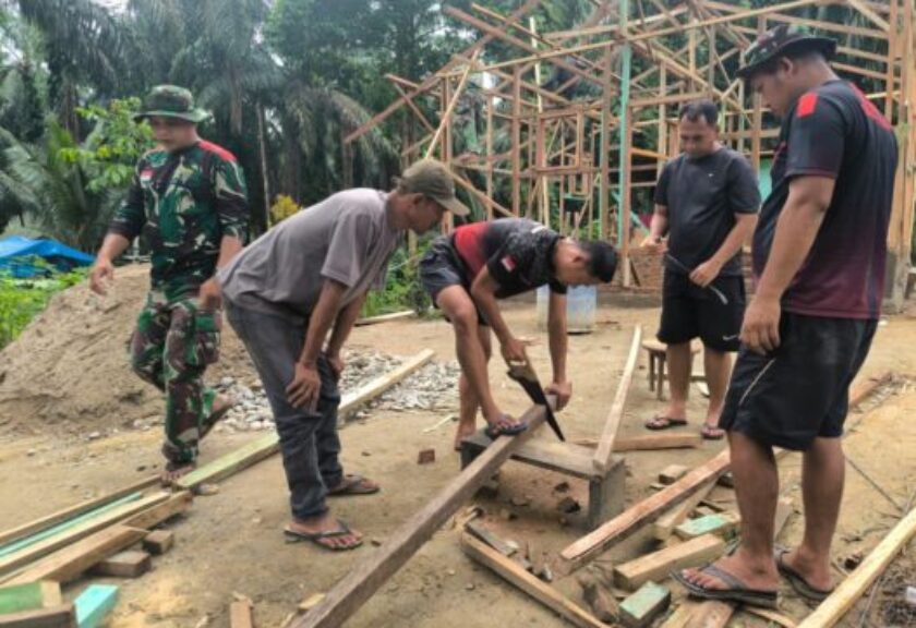 “Mantap, Pak! Bangunnya Paten!” Apresiasi Sritomo untuk Satgas TMMD ke-130 Kodim 0209/LB