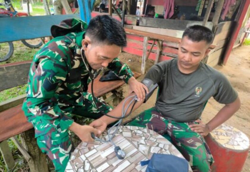 Demi Prajurit Tetap Prima, Tim Kesehatan TMMD ke-130 Kodim 0209/Labuhanbatu Turun Langsung ke Lapangan