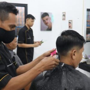 Dari Balik Jeruji Menuju Kemandirian, Warga Binaan Lapas Rantauprapat Belajar Keterampilan Barbershop