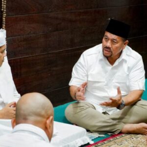 Bupati Batu Bara Bersama Anggota DPR RI Sugiat Santoso Salurkan 4 Ekor Sapi dan 1 Ton Beras ke Pesantren Taajussalaam